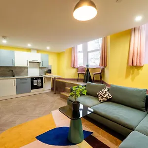 Apartment Aaron Wise - 51 Fitzhamon 